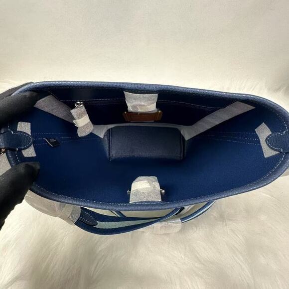 COACH City Bucket Bag Shoulder/Crossbody In Colorblock In Leather Blue CBA54 NWT - Picture 8 of 9